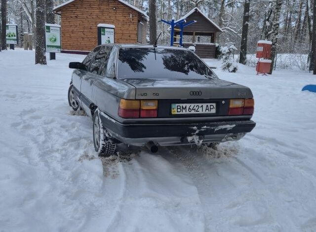 Серый Ауди 100, объемом двигателя 2 л и пробегом 360 тыс. км за 1800 $, фото 4 на Automoto.ua