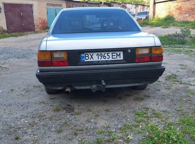 Серый Ауди 100, объемом двигателя 2 л и пробегом 400 тыс. км за 900 $, фото 3 на Automoto.ua