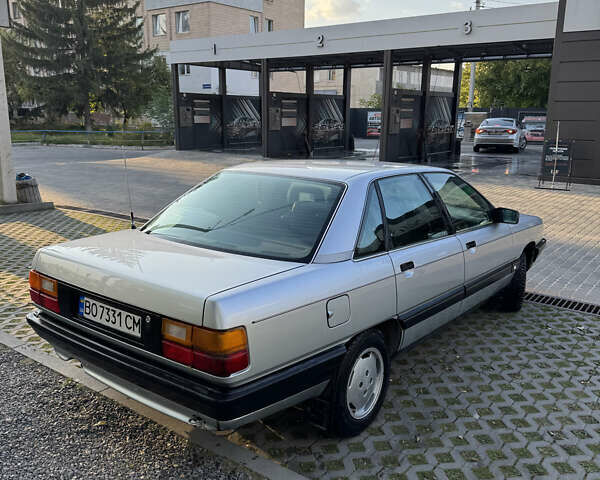 Серый Ауди 100, объемом двигателя 2 л и пробегом 305 тыс. км за 2300 $, фото 4 на Automoto.ua