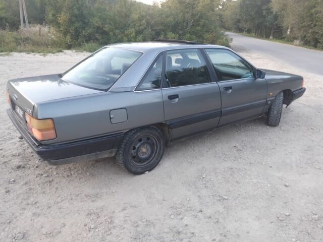 Сірий Ауді 100, об'ємом двигуна 2 л та пробігом 31 тис. км за 1500 $, фото 1 на Automoto.ua
