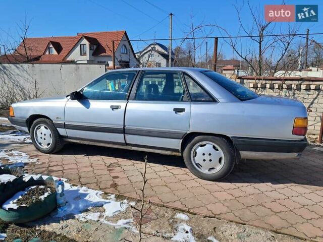 Серый Ауди 100, объемом двигателя 2.3 л и пробегом 346 тыс. км за 1300 $, фото 4 на Automoto.ua
