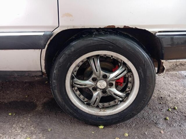 Серый Ауди 100, объемом двигателя 2.3 л и пробегом 233 тыс. км за 950 $, фото 6 на Automoto.ua