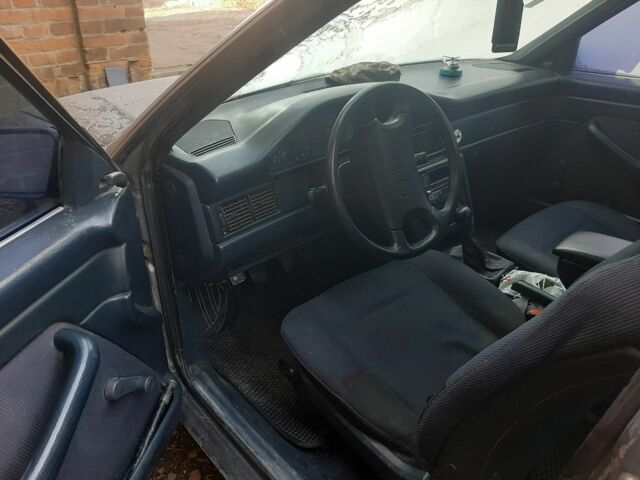 Серый Ауди 100, объемом двигателя 1.8 л и пробегом 349 тыс. км за 1100 $, фото 6 на Automoto.ua