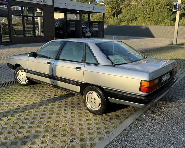 Серый Ауди 100, объемом двигателя 2 л и пробегом 305 тыс. км за 2300 $, фото 3 на Automoto.ua