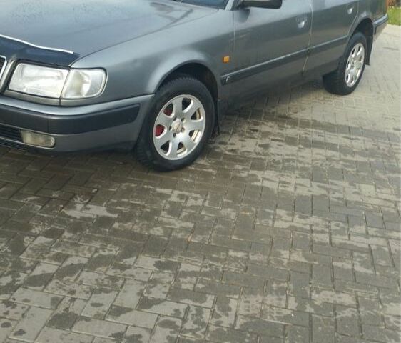 Сірий Ауді 100, об'ємом двигуна 2.3 л та пробігом 448 тис. км за 2400 $, фото 1 на Automoto.ua