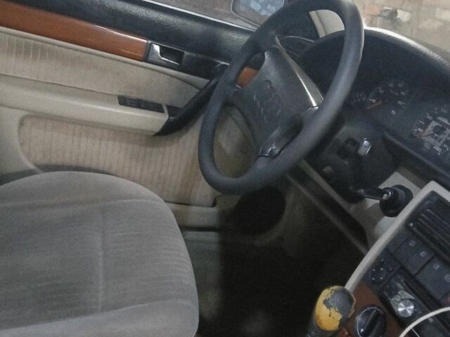 Серый Ауди 100, объемом двигателя 2.8 л и пробегом 260 тыс. км за 2800 $, фото 6 на Automoto.ua