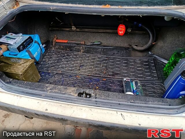 Серый Ауди 100, объемом двигателя 2.3 л и пробегом 200 тыс. км за 1950 $, фото 4 на Automoto.ua