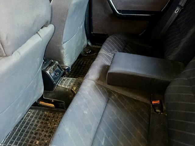 Серый Ауди 100, объемом двигателя 2.3 л и пробегом 200 тыс. км за 1950 $, фото 7 на Automoto.ua