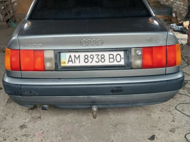 Серый Ауди 100, объемом двигателя 2.8 л и пробегом 260 тыс. км за 2800 $, фото 1 на Automoto.ua