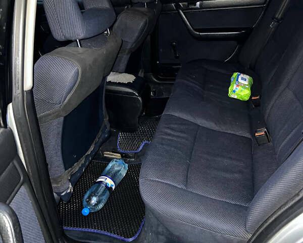 Сірий Ауді 100, об'ємом двигуна 1.98 л та пробігом 350 тис. км за 1950 $, фото 4 на Automoto.ua