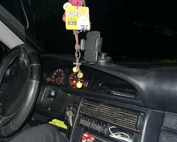 Серый Ауди 100, объемом двигателя 1.98 л и пробегом 238 тыс. км за 2000 $, фото 11 на Automoto.ua