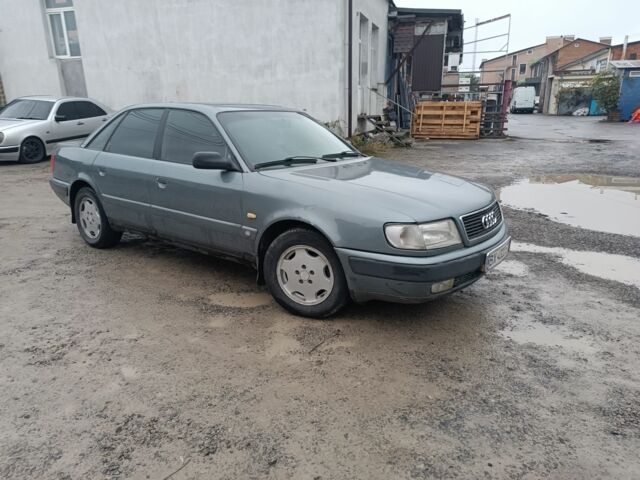 Серый Ауди 100, объемом двигателя 2.3 л и пробегом 350 тыс. км за 2200 $, фото 1 на Automoto.ua