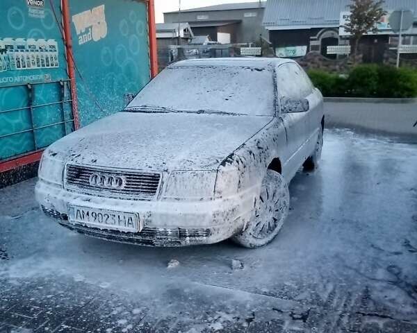 Сірий Ауді 100, об'ємом двигуна 2 л та пробігом 550 тис. км за 2100 $, фото 1 на Automoto.ua