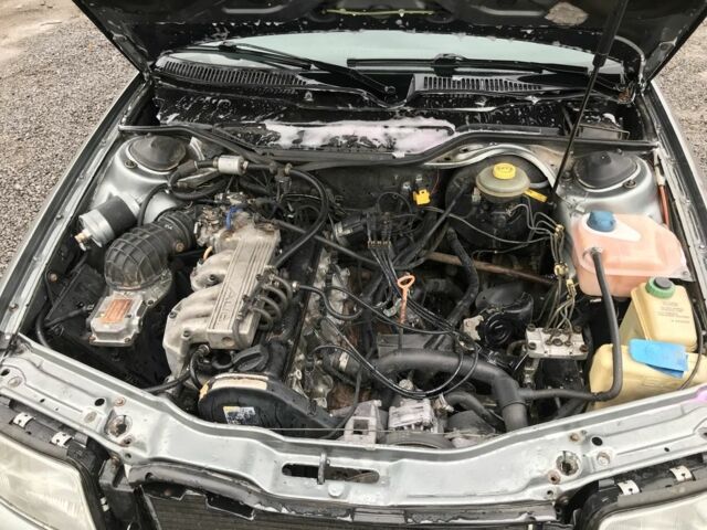 Сірий Ауді 100, об'ємом двигуна 2.3 л та пробігом 300 тис. км за 1100 $, фото 9 на Automoto.ua