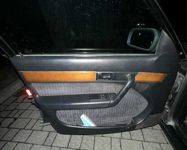 Серый Ауди 100, объемом двигателя 2.8 л и пробегом 422 тыс. км за 4500 $, фото 9 на Automoto.ua