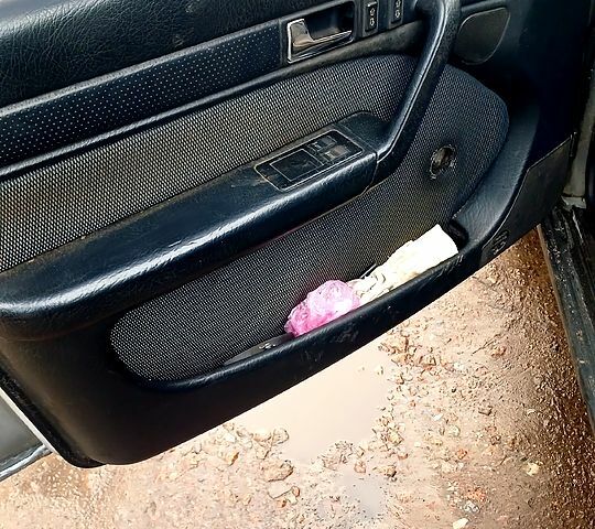 Серый Ауди 100, объемом двигателя 2.3 л и пробегом 0 тыс. км за 1800 $, фото 3 на Automoto.ua