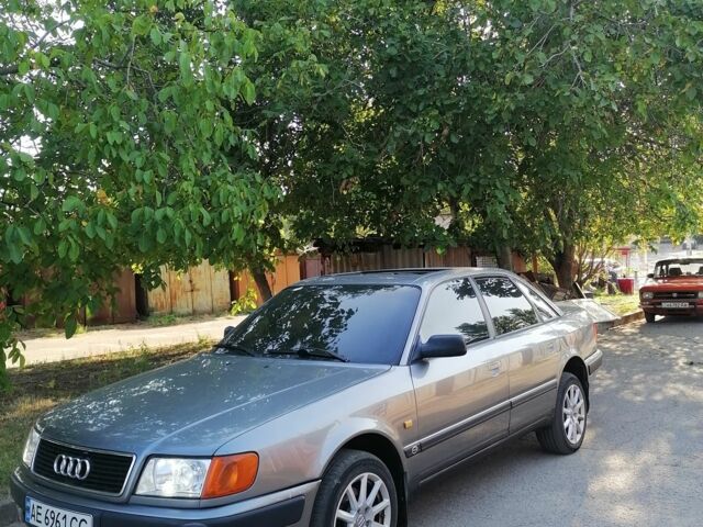 Серый Ауди 100, объемом двигателя 2.3 л и пробегом 340 тыс. км за 2600 $, фото 2 на Automoto.ua