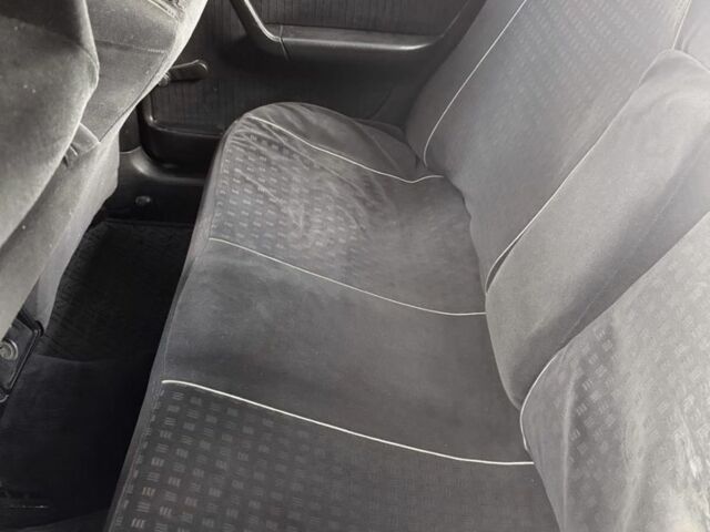 Сірий Ауді 100, об'ємом двигуна 0 л та пробігом 385 тис. км за 2492 $, фото 4 на Automoto.ua