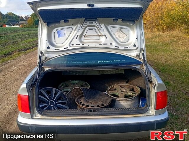 Сірий Ауді 100, об'ємом двигуна 2 л та пробігом 380 тис. км за 1620 $, фото 4 на Automoto.ua
