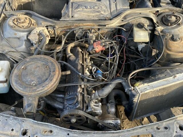 Серый Ауди 100, объемом двигателя 2 л и пробегом 400 тыс. км за 1450 $, фото 5 на Automoto.ua