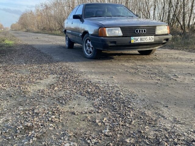 Серый Ауди 100, объемом двигателя 2 л и пробегом 400 тыс. км за 1450 $, фото 1 на Automoto.ua