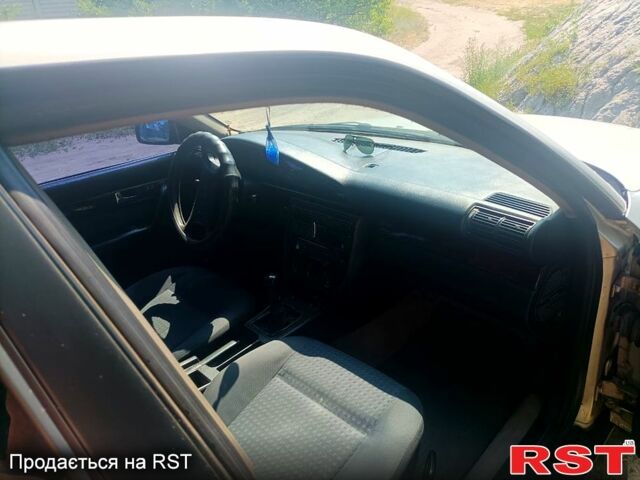 Серый Ауди 100, объемом двигателя 2 л и пробегом 350 тыс. км за 2300 $, фото 4 на Automoto.ua