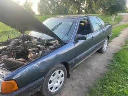 Сірий Ауді 100, об'ємом двигуна 2.3 л та пробігом 300 тис. км за 700 $, фото 7 на Automoto.ua