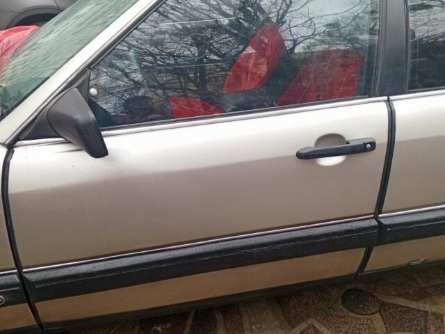 Серый Ауди 100, объемом двигателя 2 л и пробегом 200 тыс. км за 2300 $, фото 3 на Automoto.ua