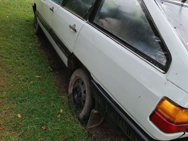 Серый Ауди 100, объемом двигателя 1.8 л и пробегом 42 тыс. км за 550 $, фото 7 на Automoto.ua