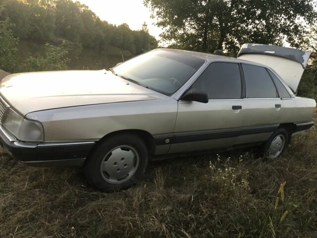 Серый Ауди 100, объемом двигателя 2 л и пробегом 320 тыс. км за 474 $, фото 2 на Automoto.ua