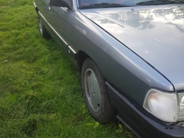 Сірий Ауді 100, об'ємом двигуна 2.3 л та пробігом 345 тис. км за 1500 $, фото 2 на Automoto.ua