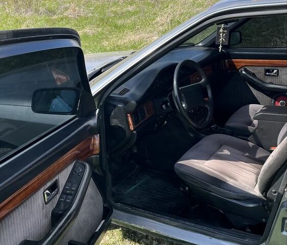 Серый Ауди 100, объемом двигателя 10 л и пробегом 380 тыс. км за 1150 $, фото 5 на Automoto.ua