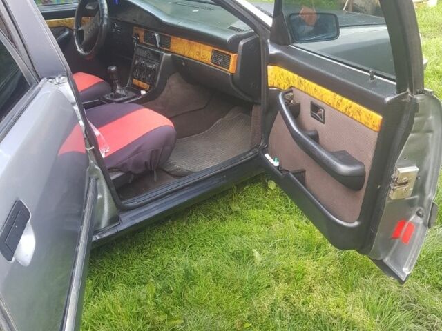 Сірий Ауді 100, об'ємом двигуна 2.3 л та пробігом 345 тис. км за 1500 $, фото 6 на Automoto.ua