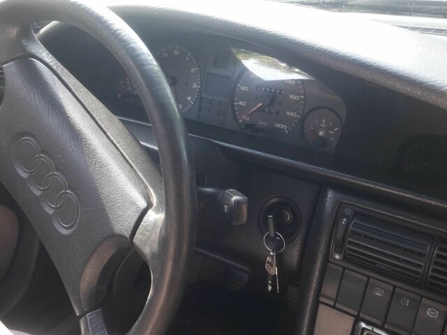 Сірий Ауді 100, об'ємом двигуна 2.4 л та пробігом 380 тис. км за 2199 $, фото 2 на Automoto.ua