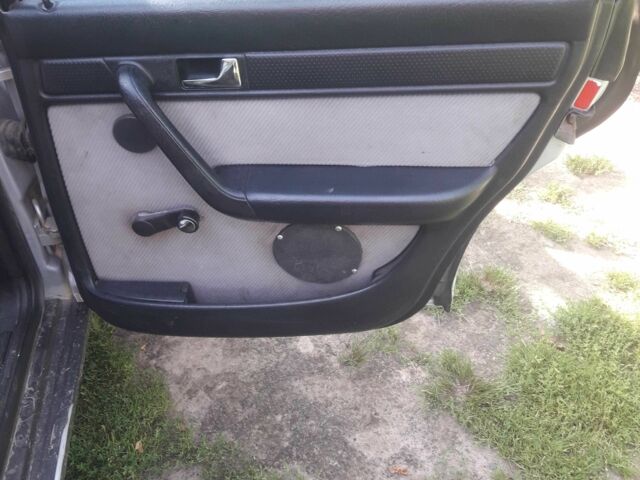 Сірий Ауді 100, об'ємом двигуна 2.4 л та пробігом 380 тис. км за 2199 $, фото 4 на Automoto.ua