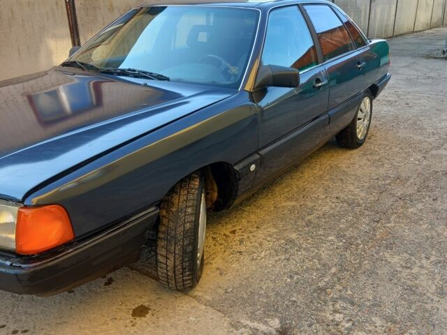 Синий Ауди 100, объемом двигателя 1.8 л и пробегом 348 тыс. км за 1850 $, фото 3 на Automoto.ua