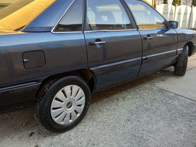 Синий Ауди 100, объемом двигателя 1.8 л и пробегом 348 тыс. км за 1850 $, фото 7 на Automoto.ua