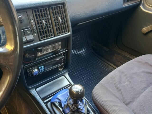 Синий Ауди 100, объемом двигателя 1.8 л и пробегом 348 тыс. км за 1850 $, фото 1 на Automoto.ua