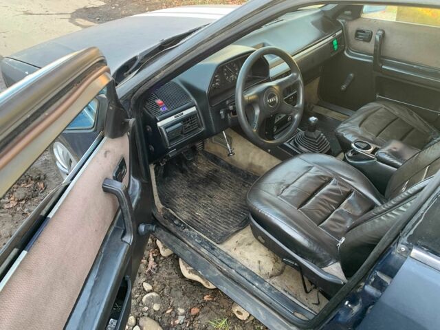 Синий Ауди 100, объемом двигателя 1.8 л и пробегом 200 тыс. км за 450 $, фото 2 на Automoto.ua