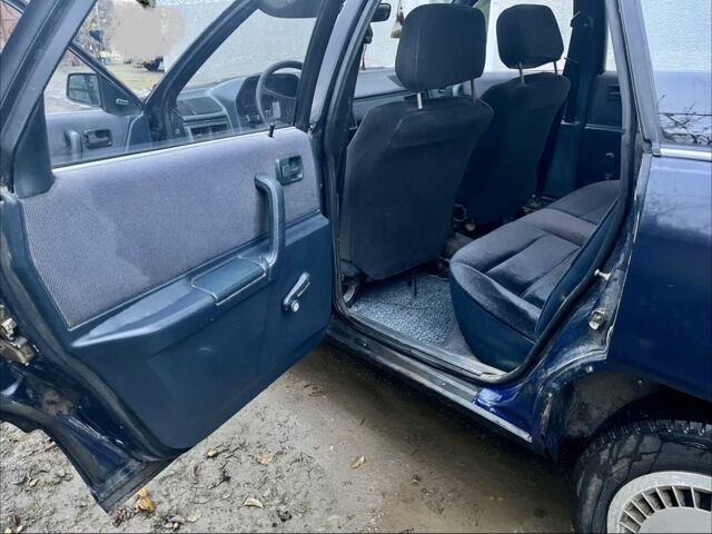 Синий Ауди 100, объемом двигателя 1.8 л и пробегом 100 тыс. км за 1400 $, фото 6 на Automoto.ua