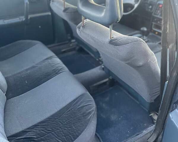 Синий Ауди 100, объемом двигателя 1.8 л и пробегом 300 тыс. км за 750 $, фото 4 на Automoto.ua