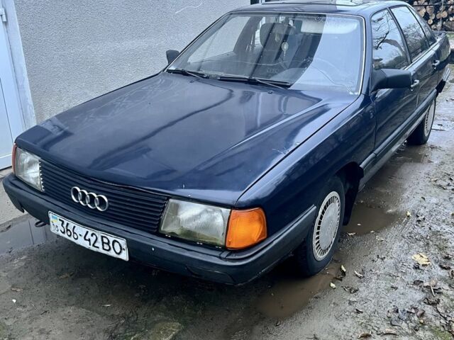 Синий Ауди 100, объемом двигателя 1.8 л и пробегом 100 тыс. км за 1400 $, фото 1 на Automoto.ua
