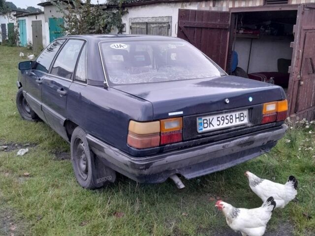 Синий Ауди 100, объемом двигателя 1.9 л и пробегом 500 тыс. км за 1000 $, фото 2 на Automoto.ua