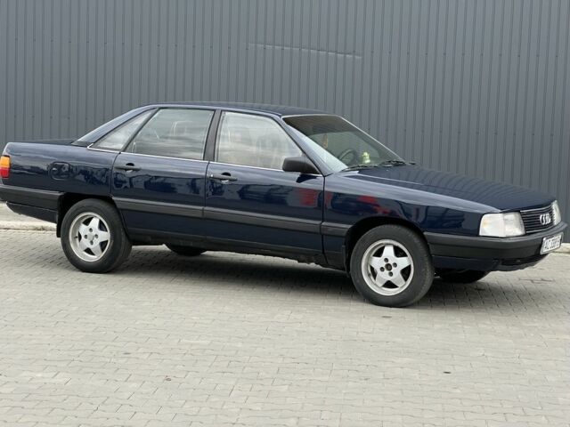 Синий Ауди 100, объемом двигателя 2.2 л и пробегом 777 тыс. км за 1700 $, фото 1 на Automoto.ua