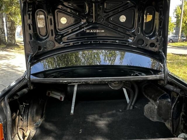 Синий Ауди 100, объемом двигателя 2 л и пробегом 358 тыс. км за 55000 $, фото 4 на Automoto.ua