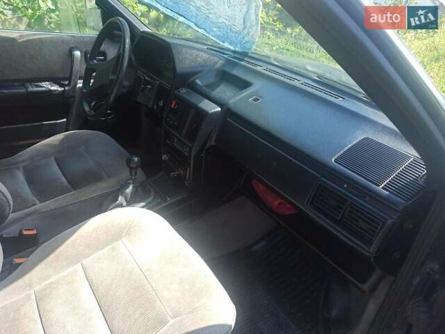 Синий Ауди 100, объемом двигателя 0 л и пробегом 322 тыс. км за 1500 $, фото 4 на Automoto.ua