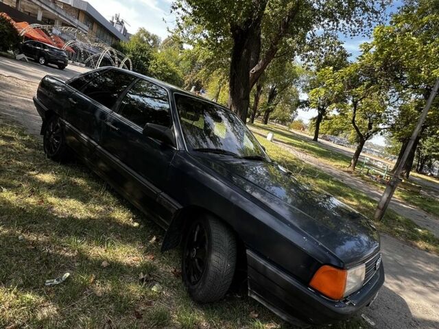 Синий Ауди 100, объемом двигателя 2 л и пробегом 358 тыс. км за 55000 $, фото 2 на Automoto.ua