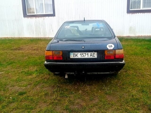 Синій Ауді 100, об'ємом двигуна 2 л та пробігом 400 тис. км за 750 $, фото 1 на Automoto.ua