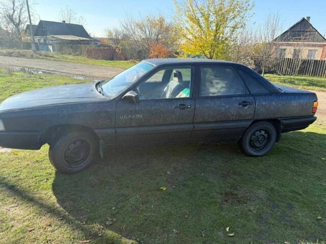 Синій Ауді 100, об'ємом двигуна 1.8 л та пробігом 500 тис. км за 1100 $, фото 1 на Automoto.ua