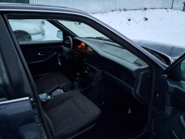 Синий Ауди 100, объемом двигателя 1.8 л и пробегом 340 тыс. км за 1100 $, фото 3 на Automoto.ua